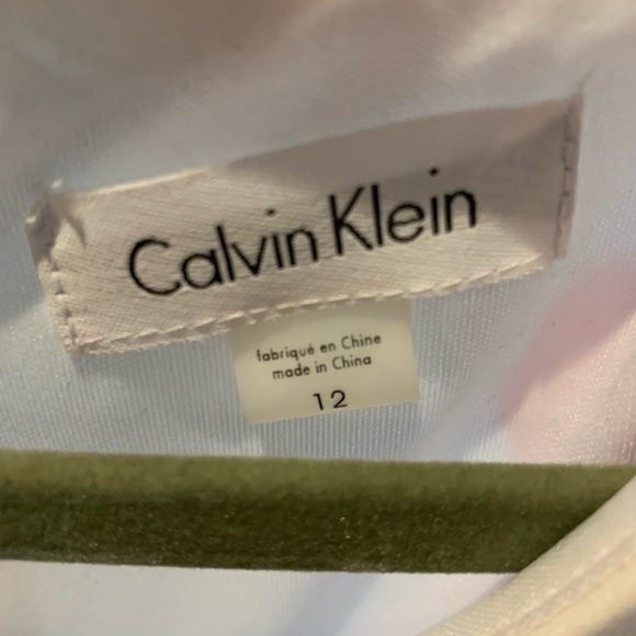 Calvin Klein white dress with pink/orange Floral pattern. size 12. Above knee - Picture 4 of 4